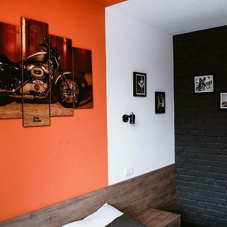 Hotel Clubhouse Iwano-Frankiwsk Exterior foto