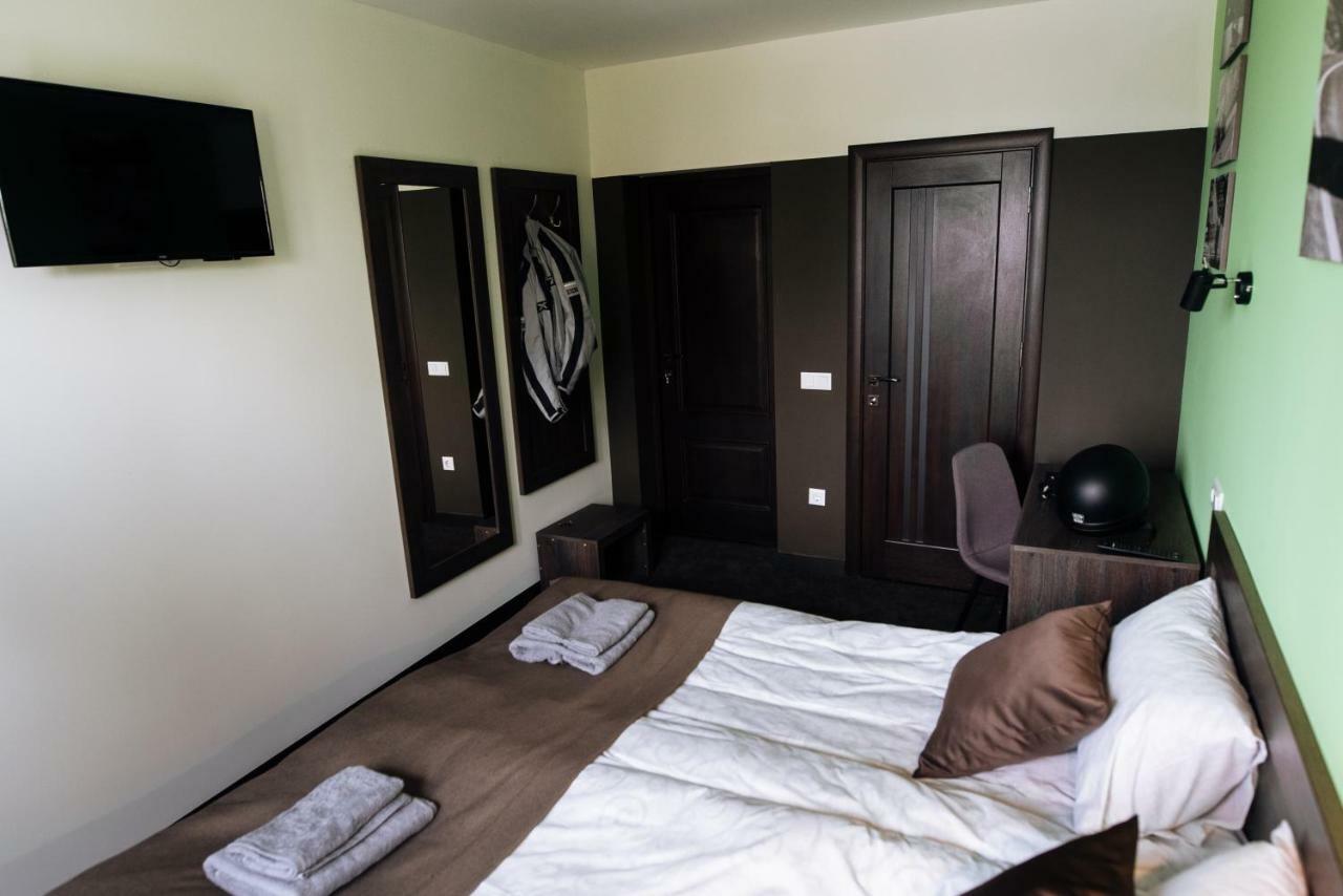 Hotel Clubhouse Iwano-Frankiwsk Exterior foto