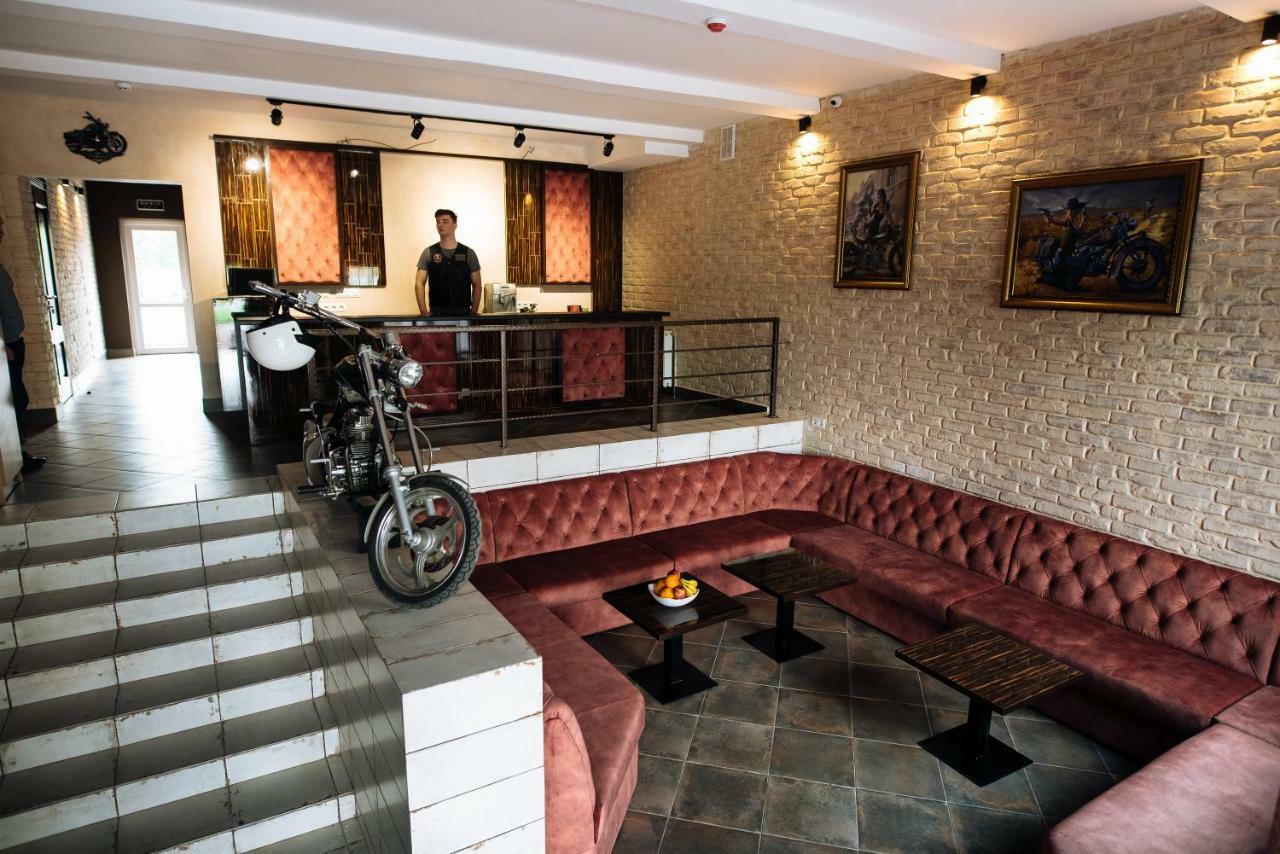 Hotel Clubhouse Iwano-Frankiwsk Exterior foto
