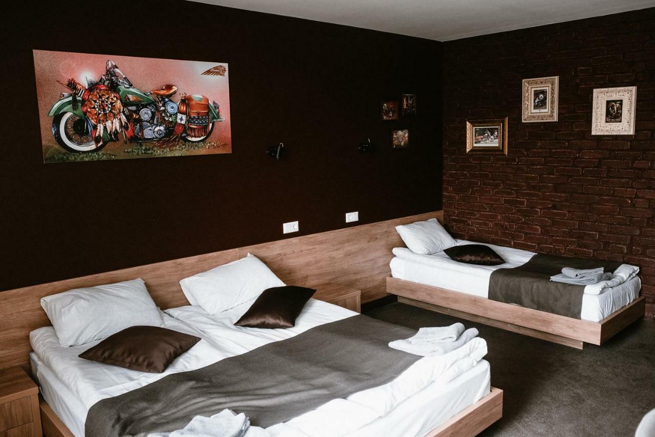 Hotel Clubhouse Iwano-Frankiwsk Exterior foto
