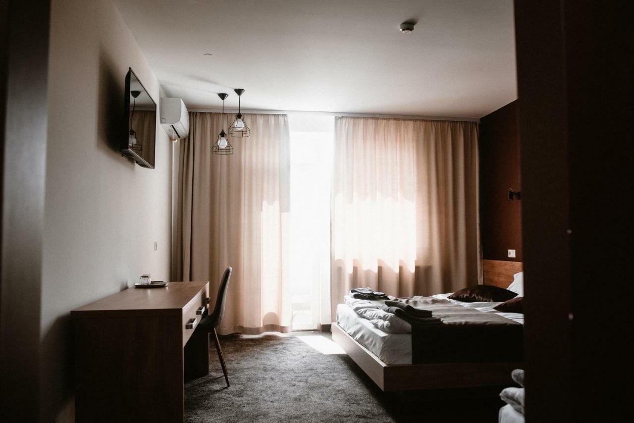 Hotel Clubhouse Iwano-Frankiwsk Exterior foto